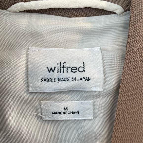 Aritzia Wilfred Papillon Sleeveless Jacket
Long Vest - Picture 3 of 9